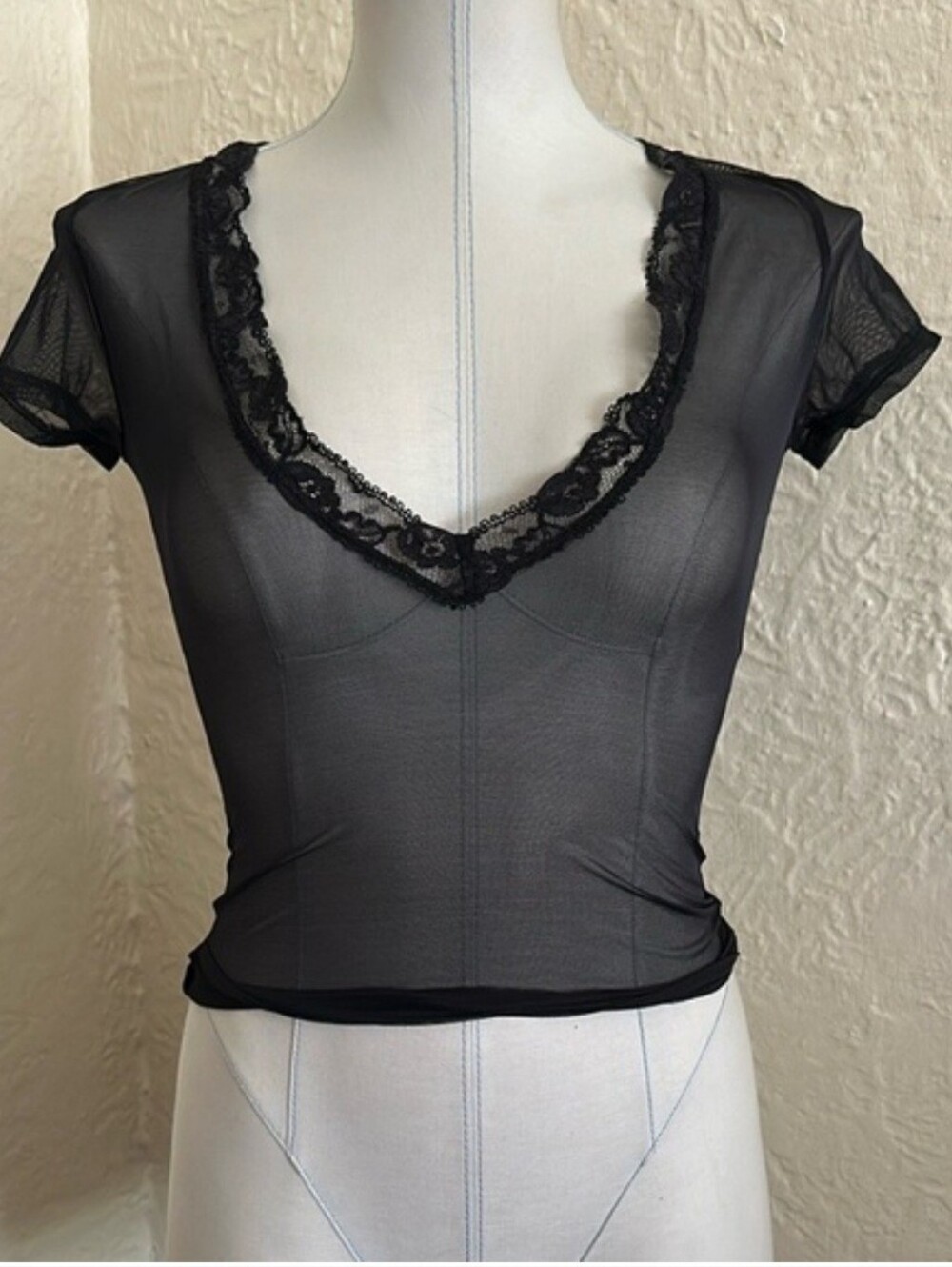 Victoria’s Secret y2k 2000s Sheer Black Lace Trim Cropped Tee Shirt XS